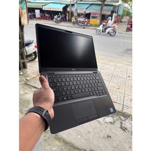 Dell E5300 i5 gen 8 / 8ghi / ssd 256 / mh 14.0 full HD 